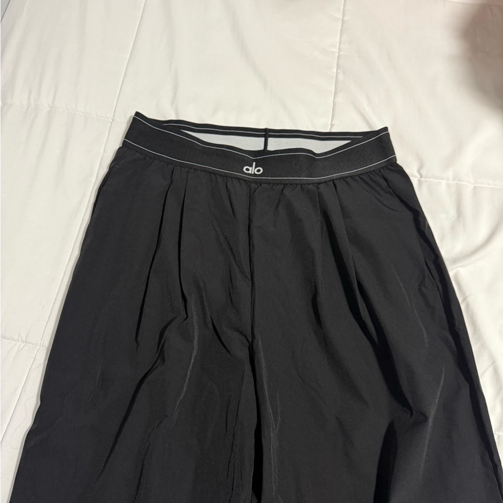 ALO Yoga Wide Leg Pants in Black